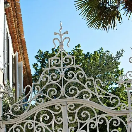 Chateau De - & Szálloda Siran