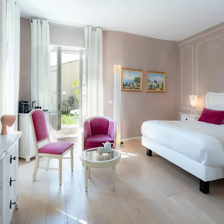 Szálloda Chateau De - &