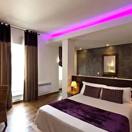 Chateau De - & Hotel 4*