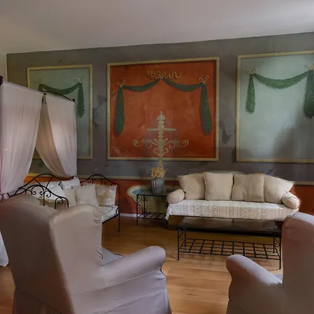 Chateau De - & 4*