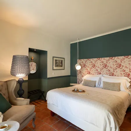 Chateau De - & 4*