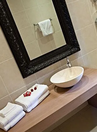 Chateau De - & Otel 4*