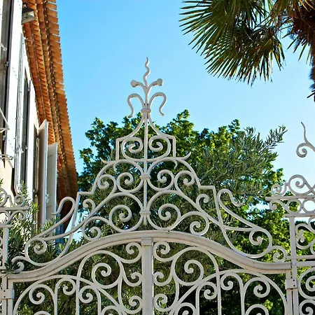 Chateau De - & Szálloda 4*