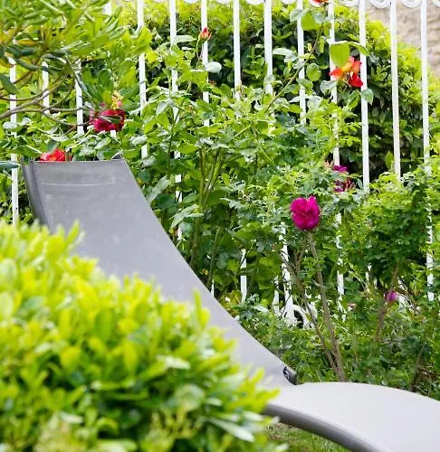 Chateau De - & 4* Siran